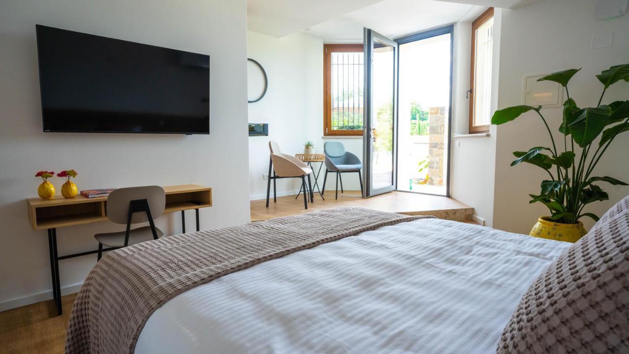 Maravida Vacation Rooms Dobrovo Exteriör bild
